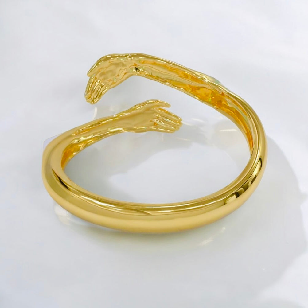 Hug ring